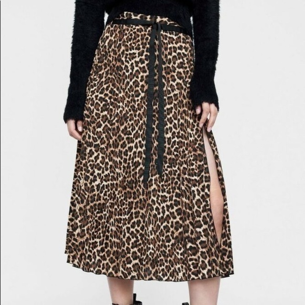 Zara NWOT leopard ribbon pleated skirt XS